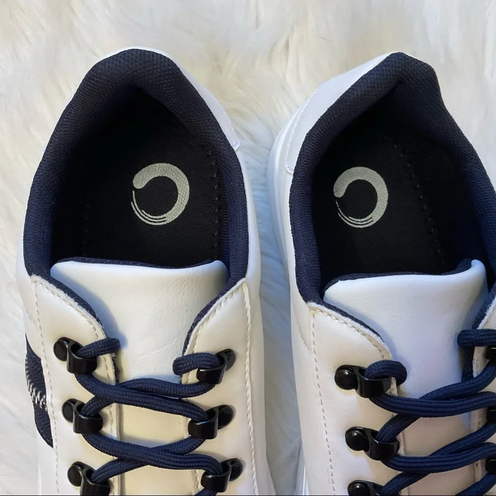 Journee Collection Arden Sneakers - New in Box - Size 8 - White / Navy - Picture 8 of 16